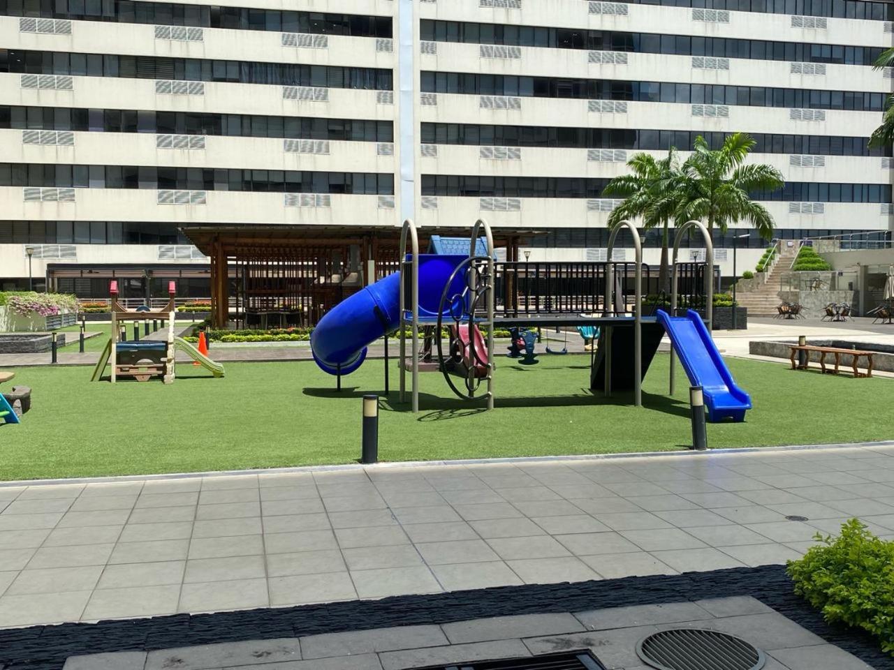Puerto Santa Ana, Torres Bellini, 2 Dormitorios, Parqueo Guayaquil Eksteriør billede