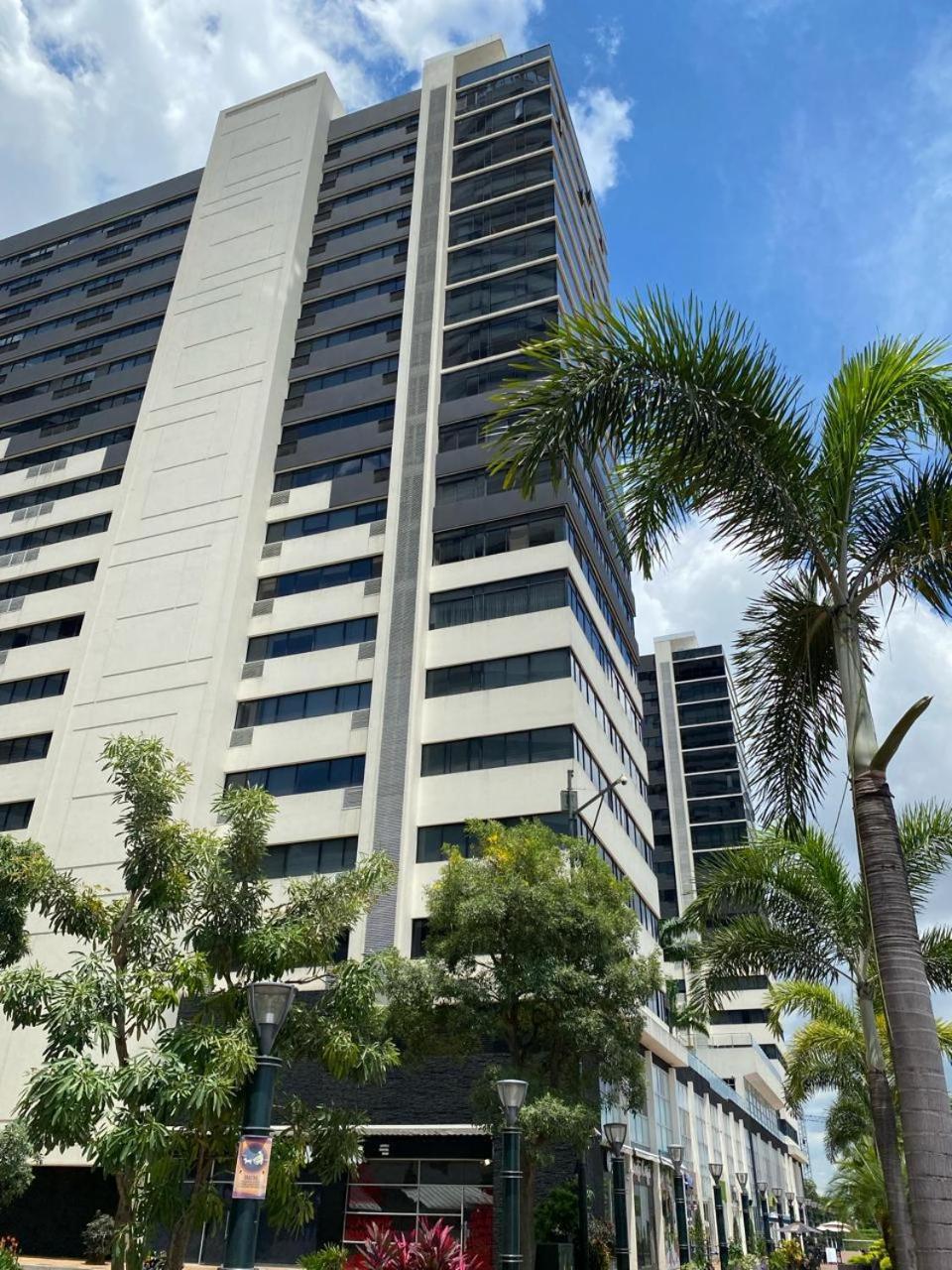 Puerto Santa Ana, Torres Bellini, 2 Dormitorios, Parqueo Guayaquil Eksteriør billede